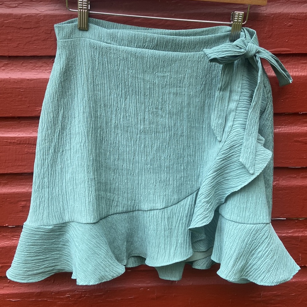 NWT Lulus Light Mint Green Ruffle Hem Wrap Skirt Women's Size M - Picture 6 of 9